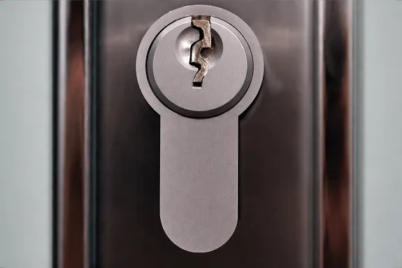 Broken key removal cost factors and pricing
