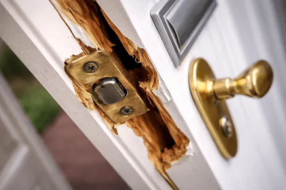 Emergency burglary repair and make-safe service